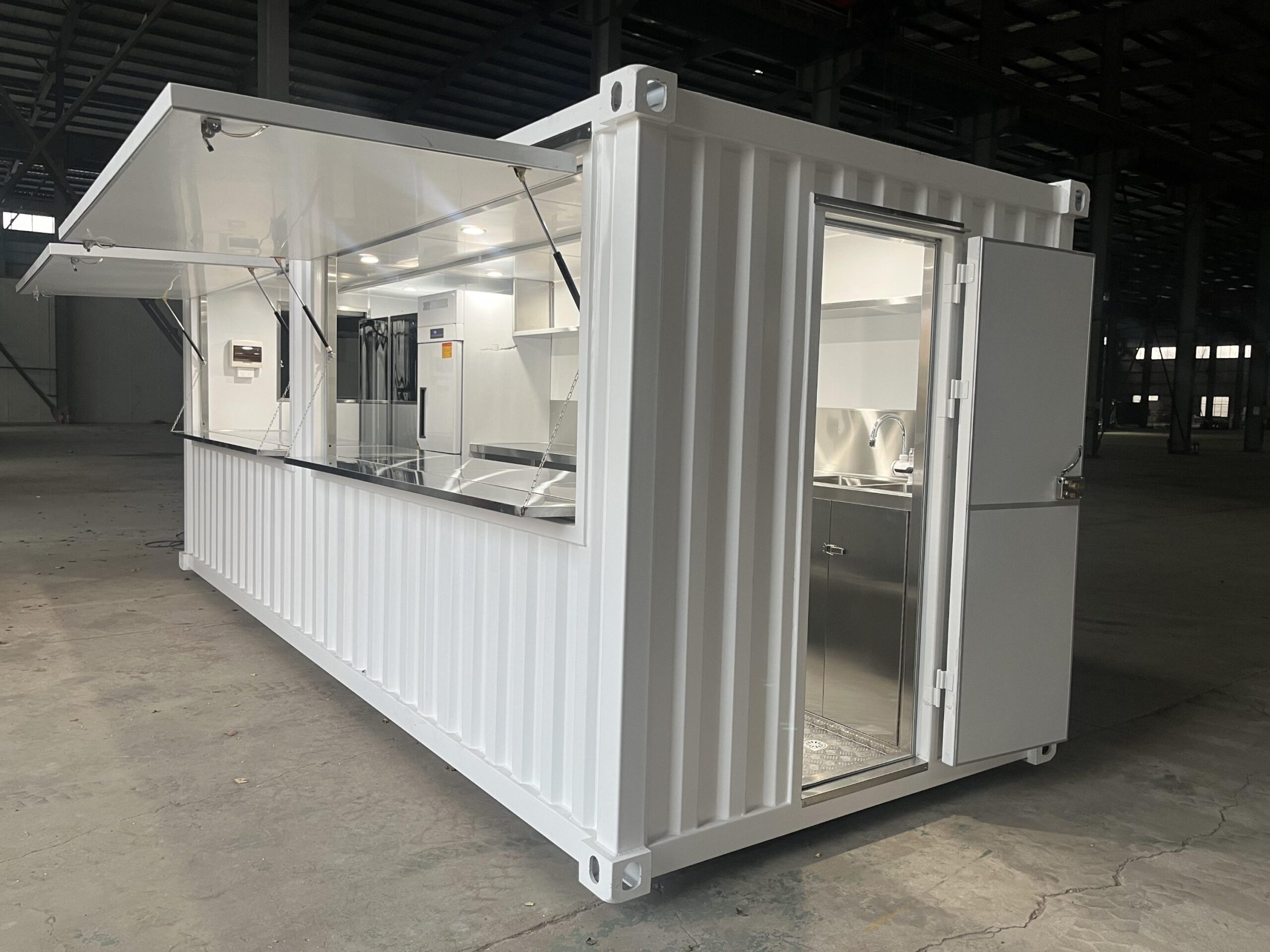 1000022337-scaled-1.jpg Container Restaurant BBQ / Fast Food clé en main – Image 1